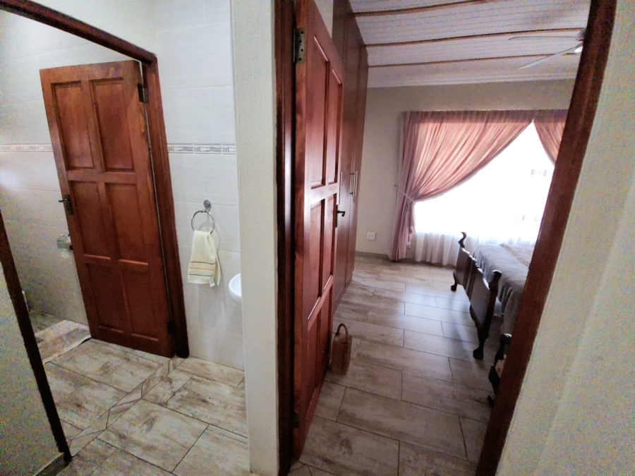 5 Bedroom Property for Sale in Koster North West